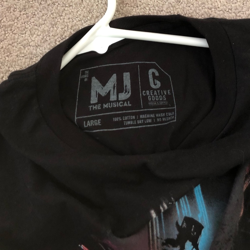 NWOT.   MJ the Musical Tshirt - Picture 3 of 6